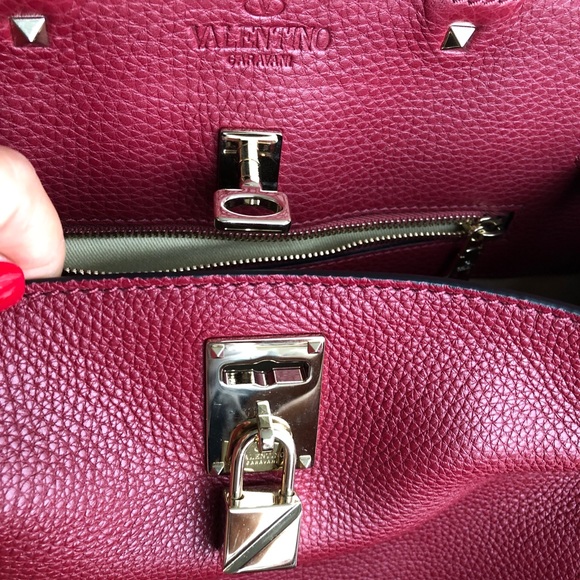 🚫 SOLD - 🎉HP🎉 NWT AUTH VALENTINO GARAVANI BAG PRICE FIRM - Picture 5 of 8